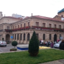 Gebäude auf dem Platz der Feria del libro antiguo