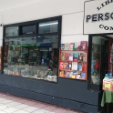 Eine kleine Buchhandlung, dessen Schwerpunkt auf Comicsammlungen gelegt ist.